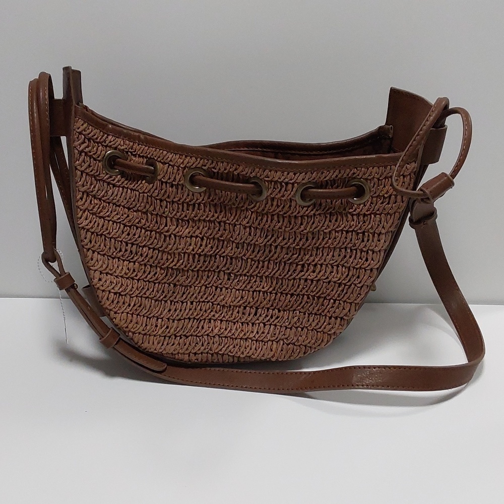 Free People Cabana Raffia Woven Crossbody Bag Adjustable Drawstring Closure NWOT - Picture 5 of 8